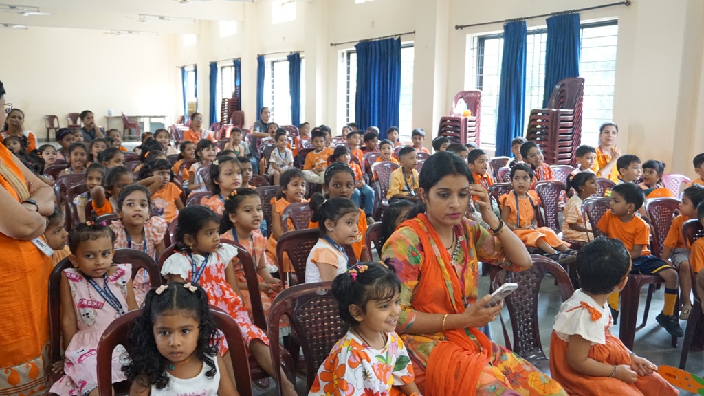 Montessori Section celebrates Orange Day — Photo 4